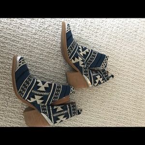 jeffrey campbell booties